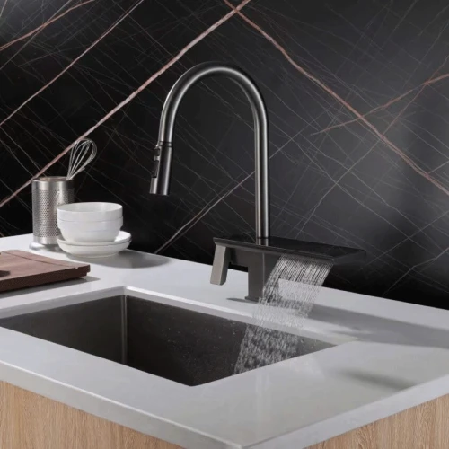 Bateria kuchenna czarna nowoczesna z wodospadem FUTURI