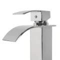 BATERIA-UMYWALKOWA-LAZIENKOWA-F517H-CHROM_[77703]_1200.jpg