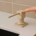 Dozownik-do-plynu-do-naczyn-kwadratowy-GRANITE-SINK-WETO-bezowy-Kod-producenta-GS-WETO-BE.jpg